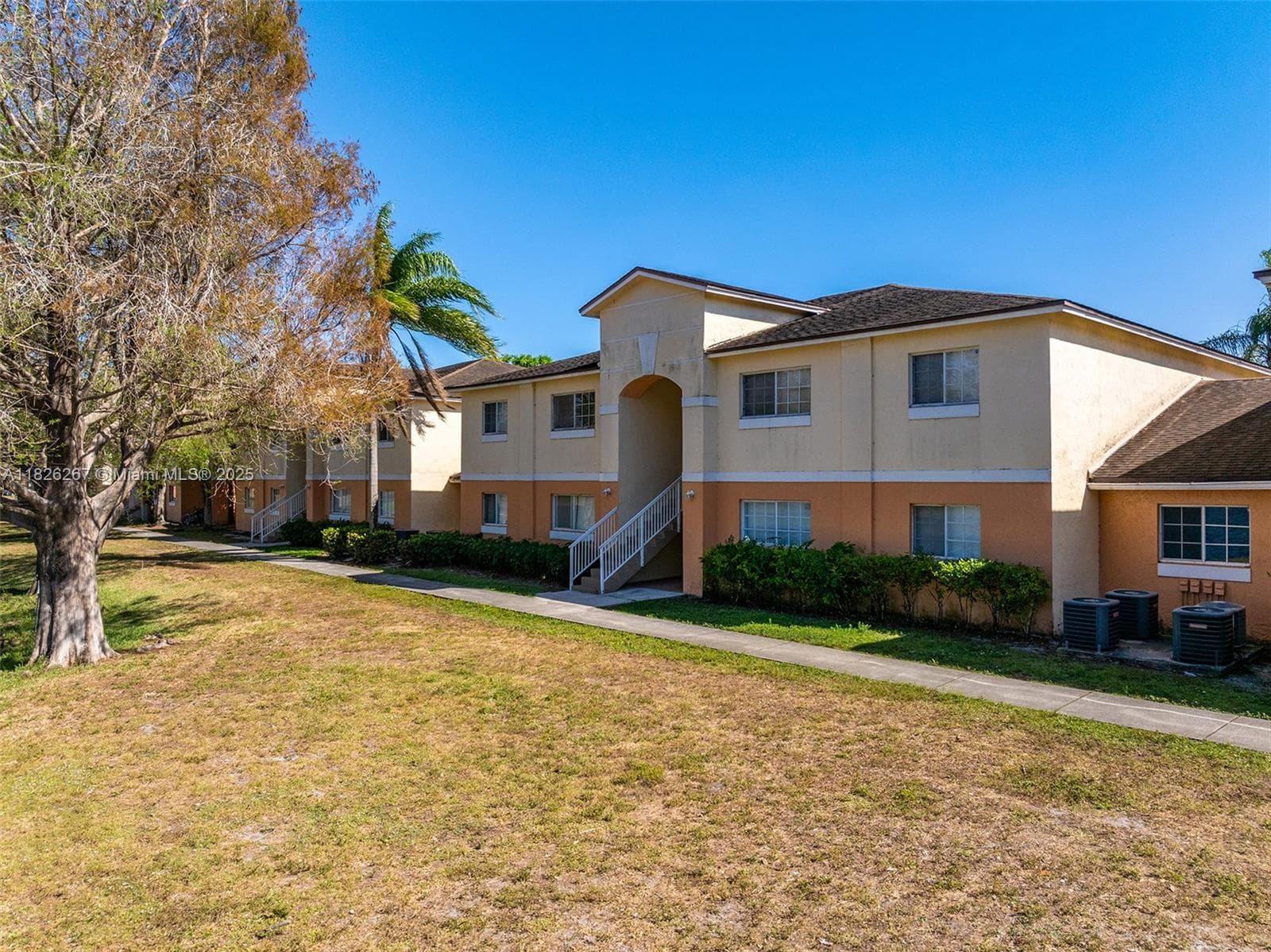 Lakewood Emerald Hills · #602 in Hollywood - Photo 2