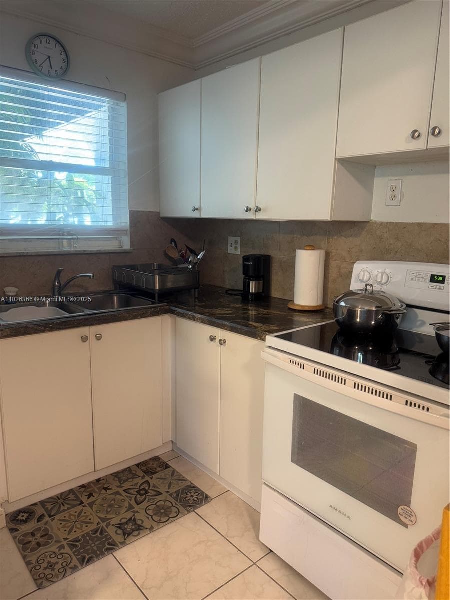 THE GREENS CONDOMINIUM · #108 in Miami - Photo 10