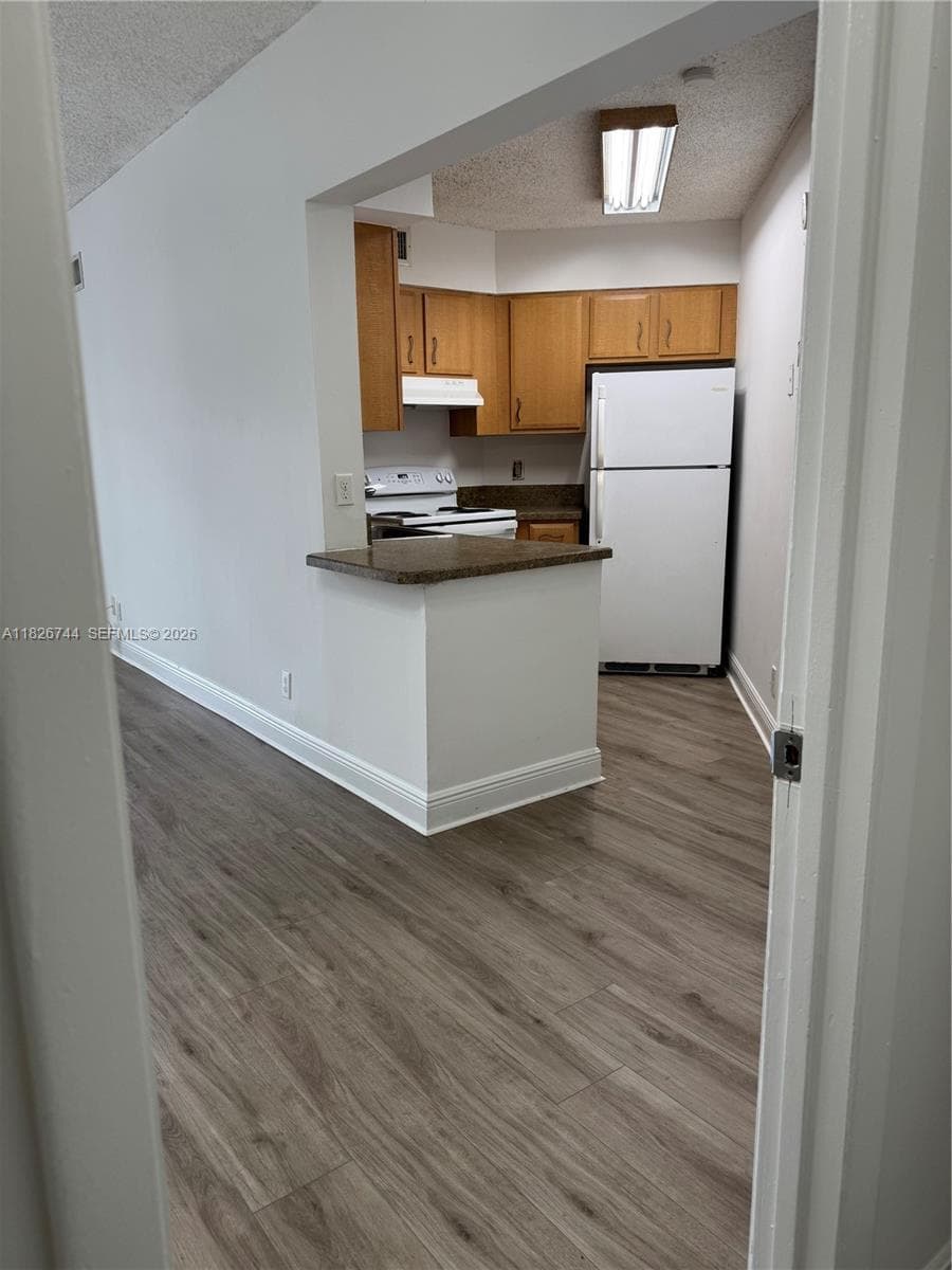 LAKE POINTE CONDOMINIUM N · #202 in Oakland Park - Photo 7