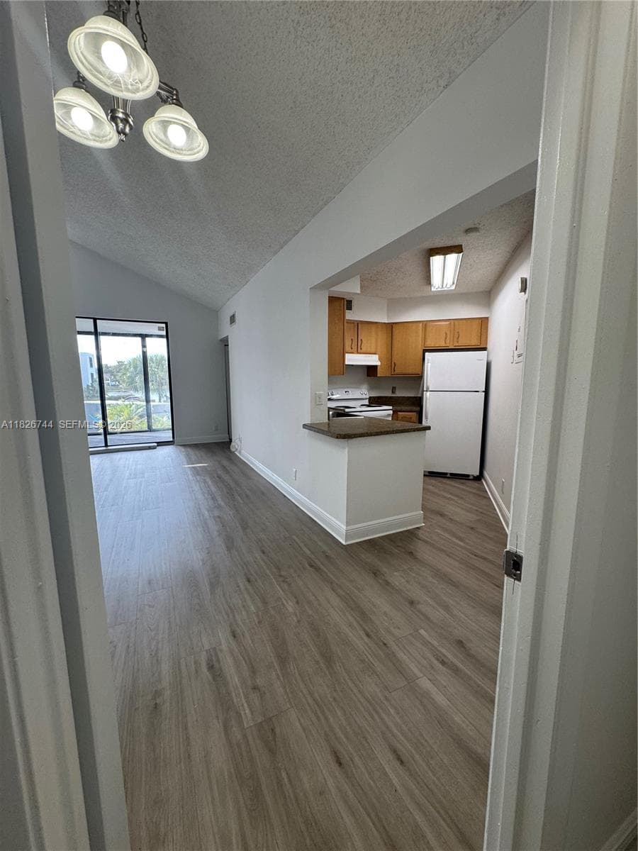 LAKE POINTE CONDOMINIUM N · #202 in Oakland Park - Photo 9