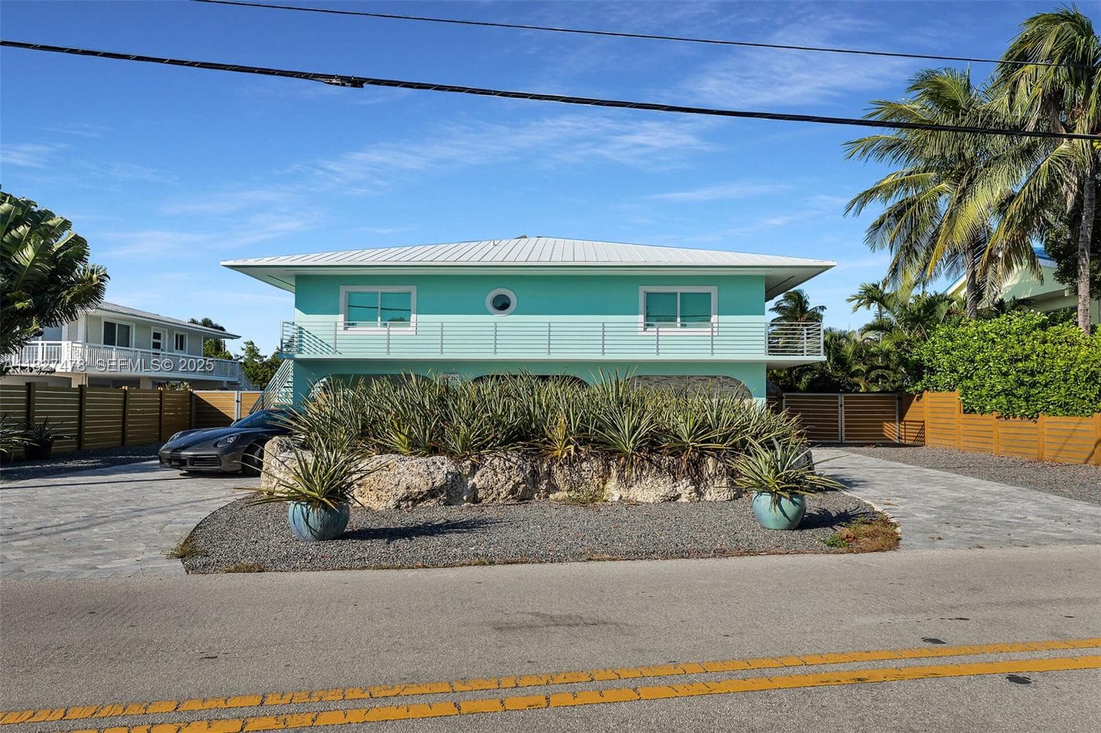 232 W Seaview Dr photo 2