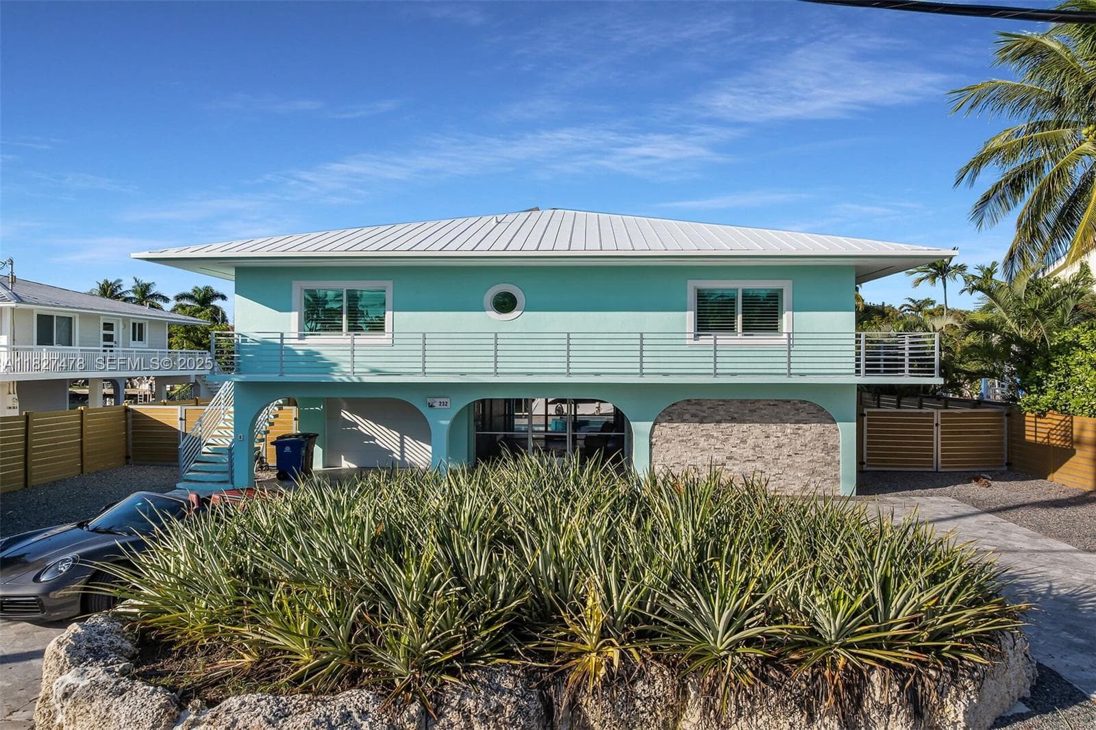 232 W Seaview Dr photo 1
