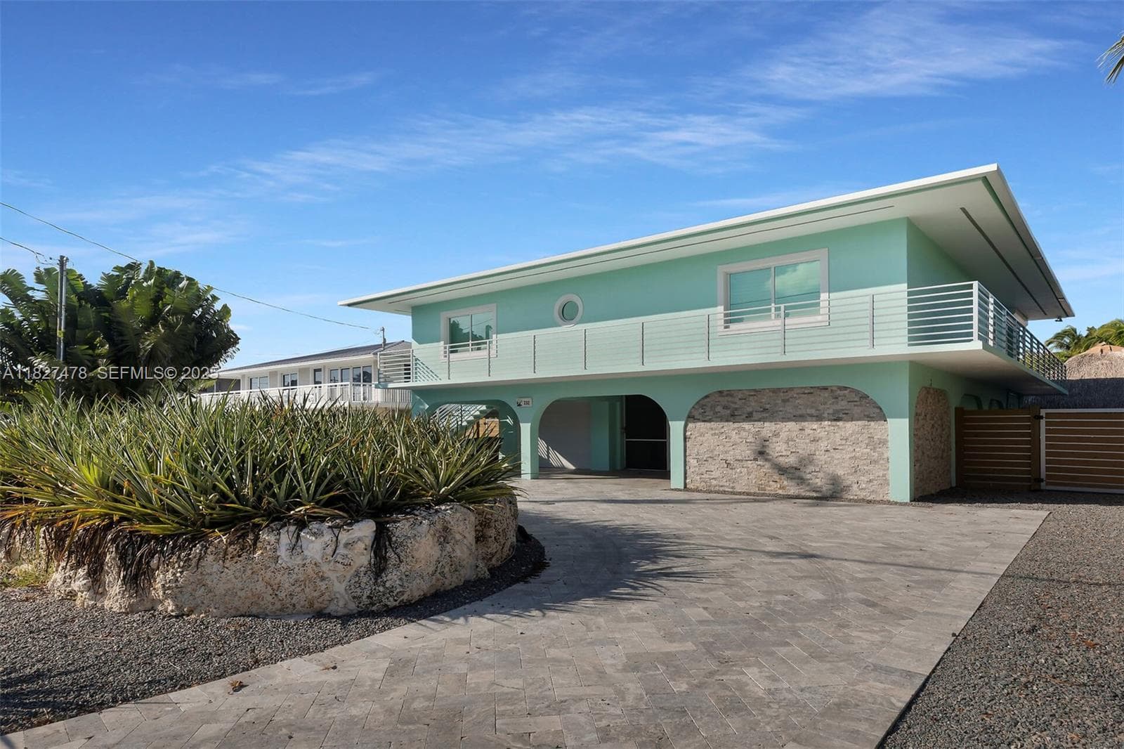 232 W Seaview Dr photo 4