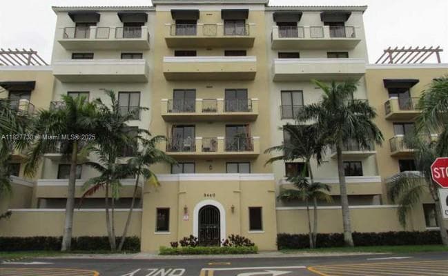 TUSCANY POINTE VILLAS · #606B in Miami - Photo 2