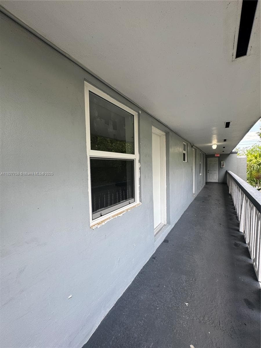 SECOND FORUM CONDO · #C305 in Miami - Photo 2