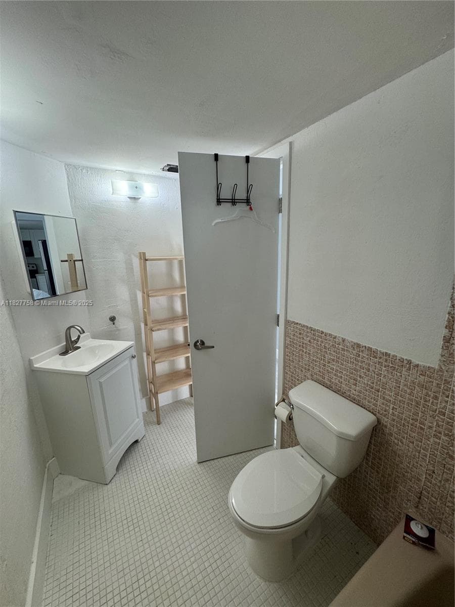 SECOND FORUM CONDO · #C305 in Miami - Photo 13
