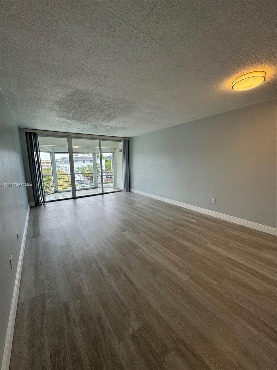 SECOND FORUM CONDO · #C305 in Miami - Photo 3