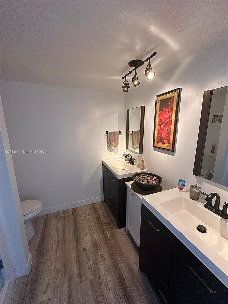 SAILBOAT CAY CONDO · #1013 in North Miami - Photo 23