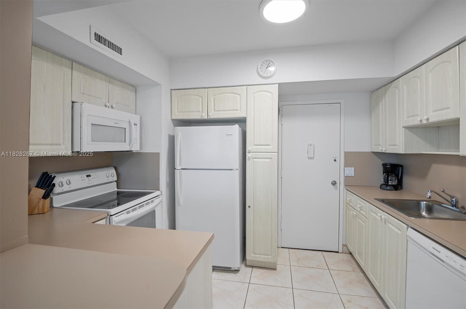 ALEXANDER TOWERS CONDO · #315 in Hollywood - Photo 5