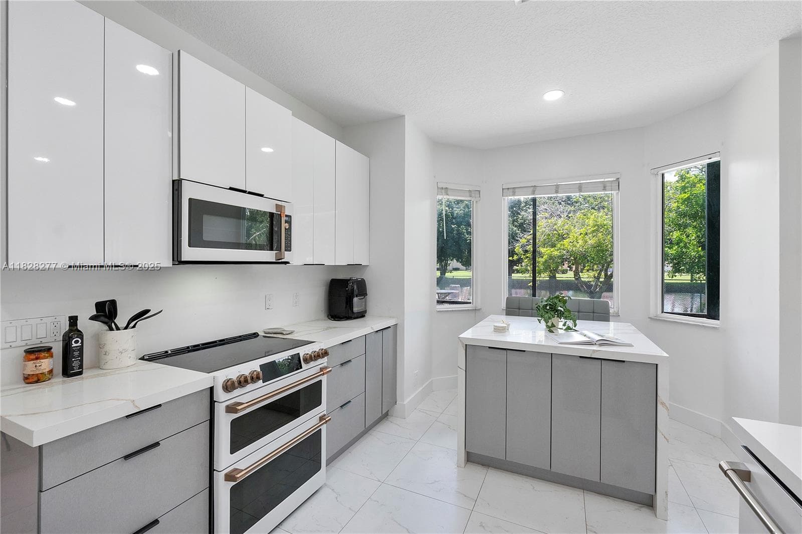 10922 NW 49th Dr photo 26