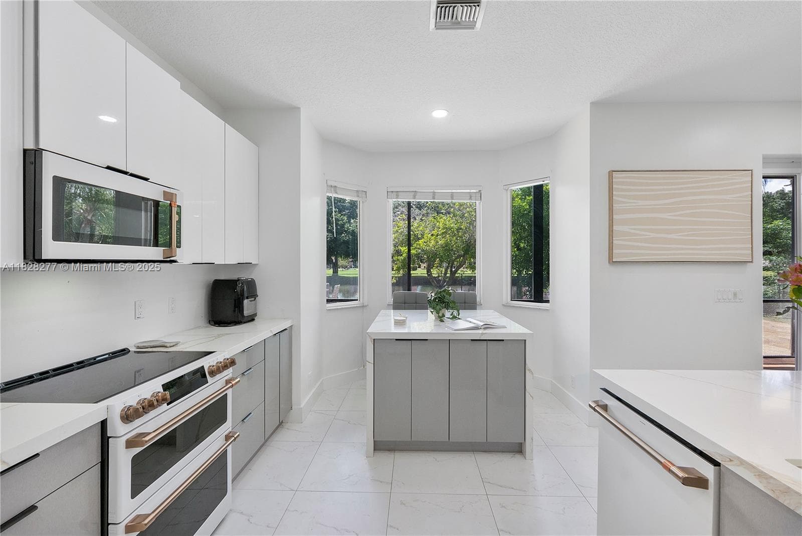10922 NW 49th Dr photo 28