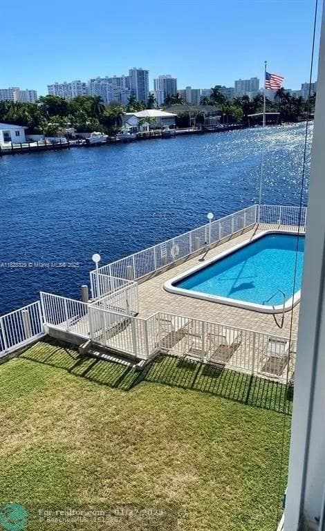 ROYAL MARINER · #510 in Fort Lauderdale - Photo 3