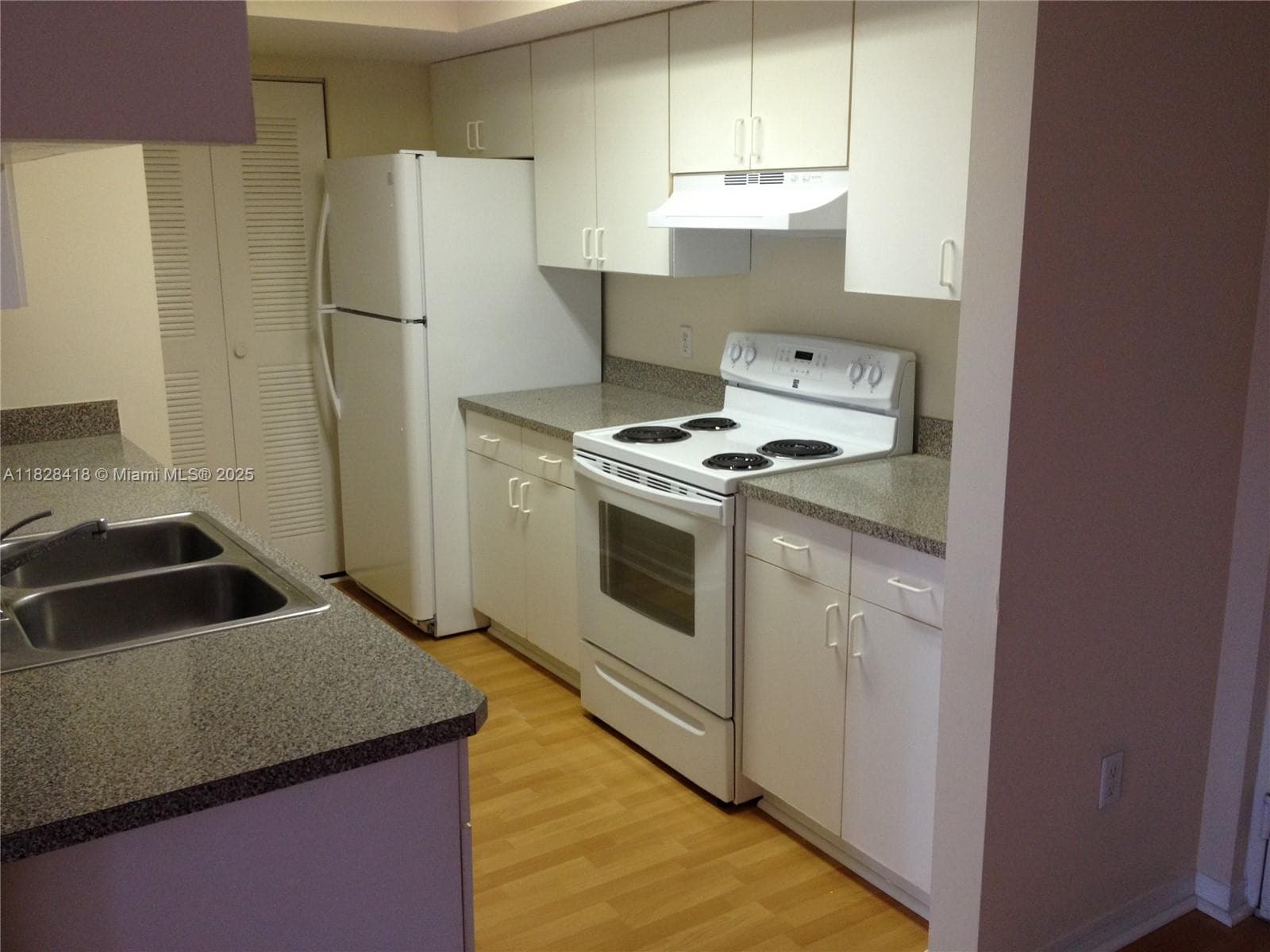 PINEHURST CLUB CONDO · #7-308 in Hollywood - Photo 2