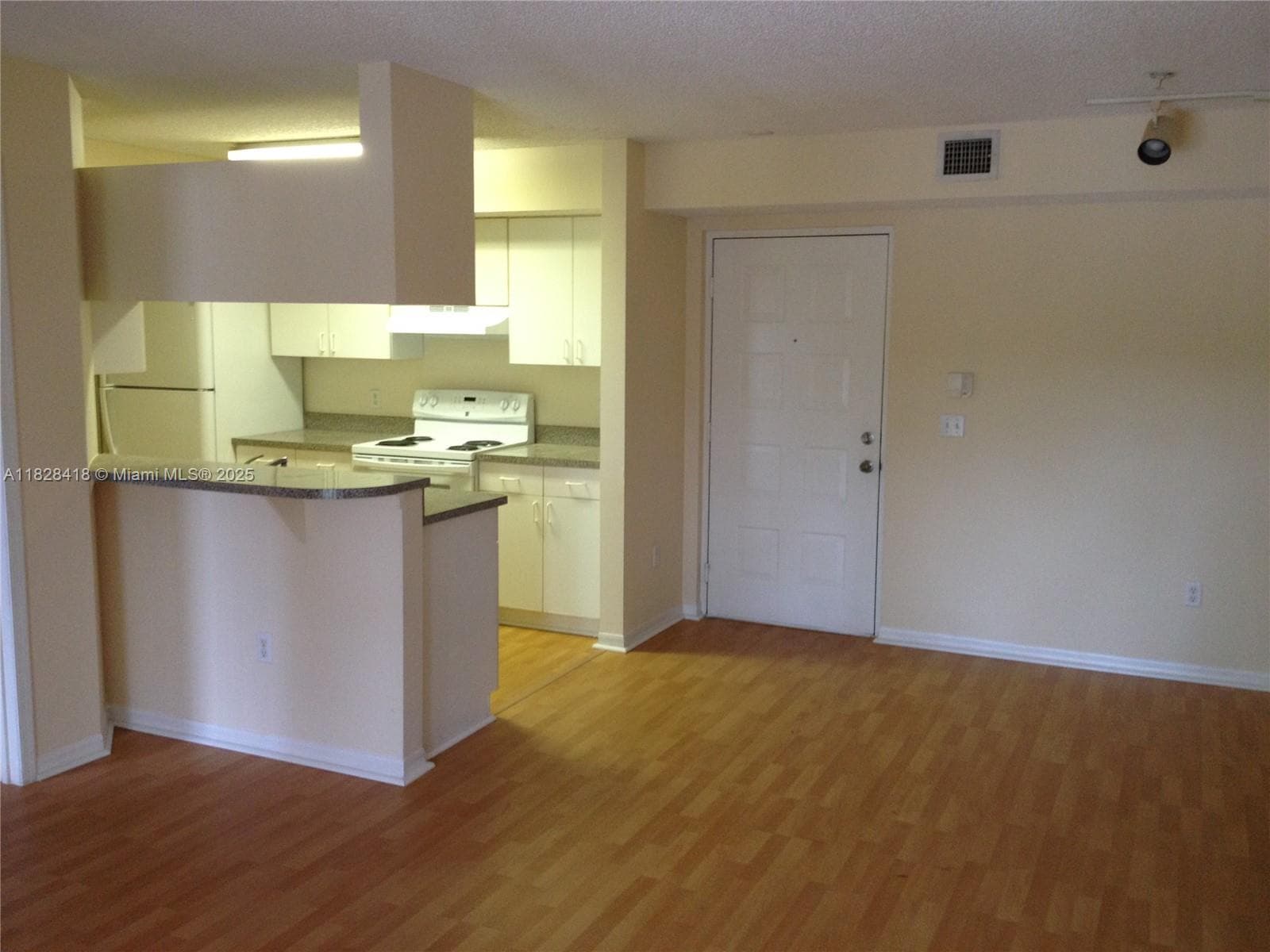 PINEHURST CLUB CONDO · #7-308 in Hollywood - Photo 7
