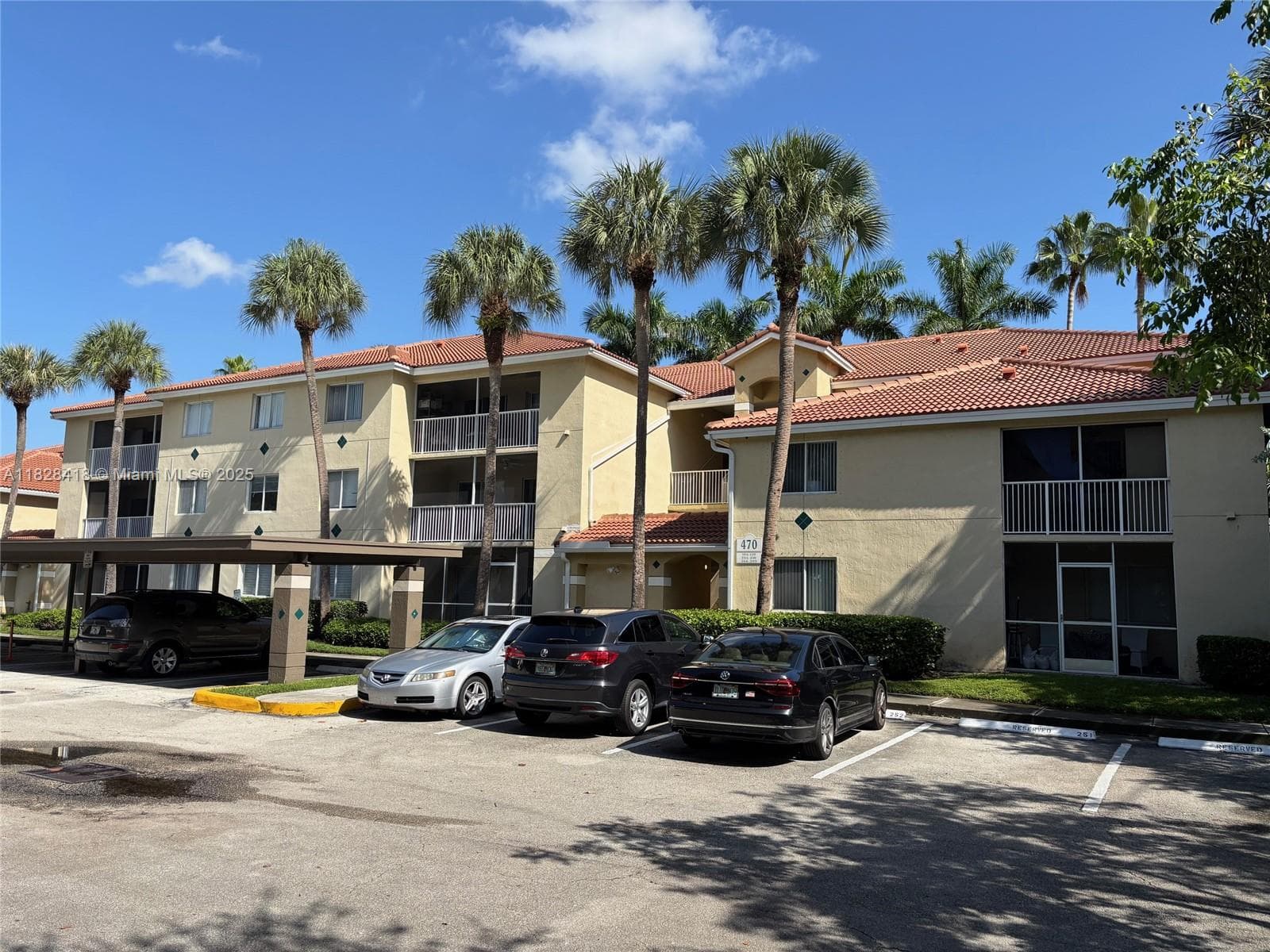 PINEHURST CLUB CONDO · #7-308 in Hollywood - Photo 1