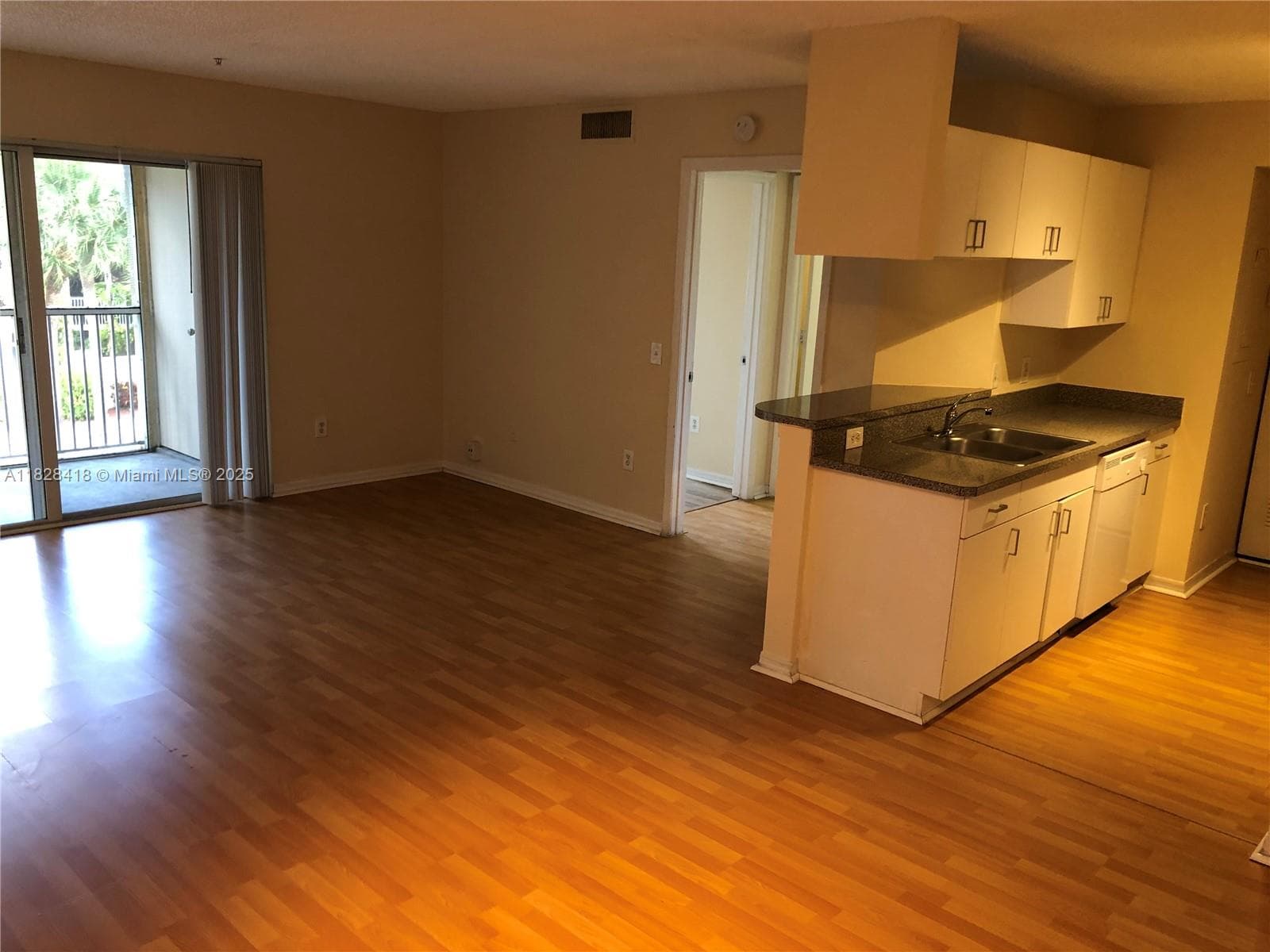 PINEHURST CLUB CONDO · #7-308 in Hollywood - Photo 9