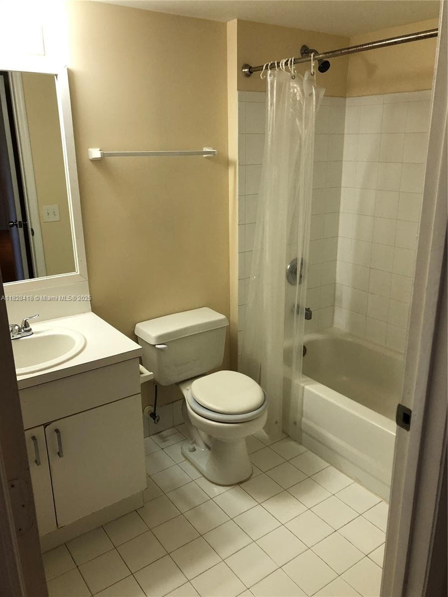 PINEHURST CLUB CONDO · #7-308 in Hollywood - Photo 14