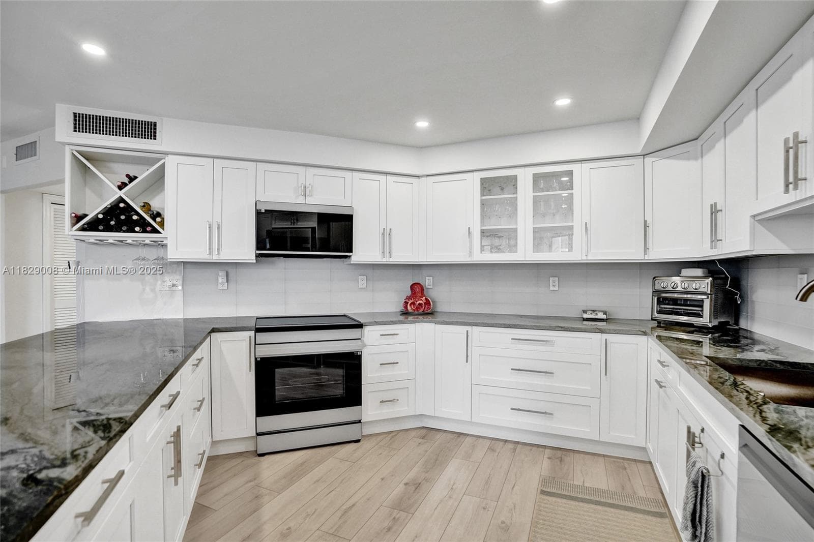 Claridge Condo · #403 in Pompano Beach - Photo 33