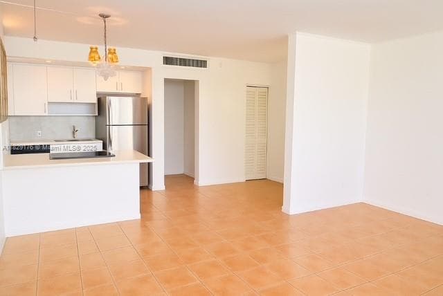 Palm Bay Condominium · #2E in Miami - Photo 2