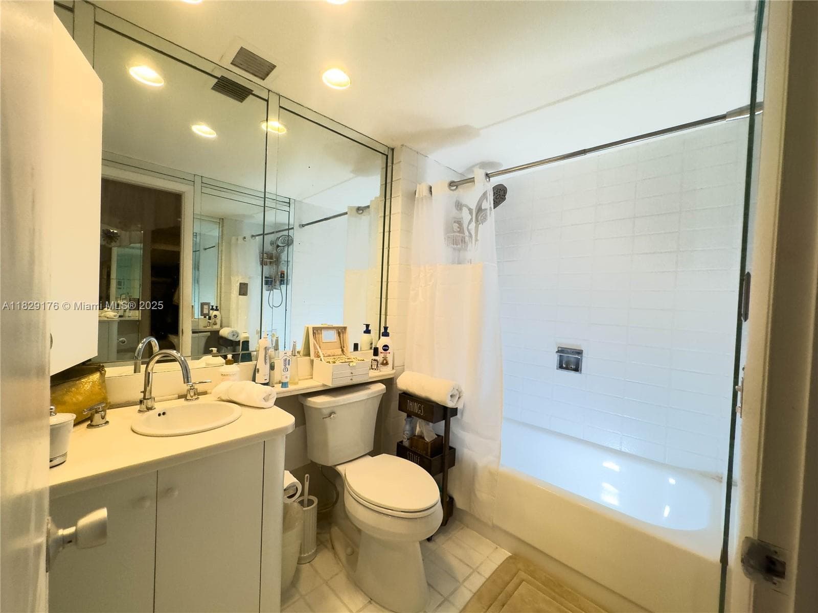 Palm Bay Condominium · #2E in Miami - Photo 22