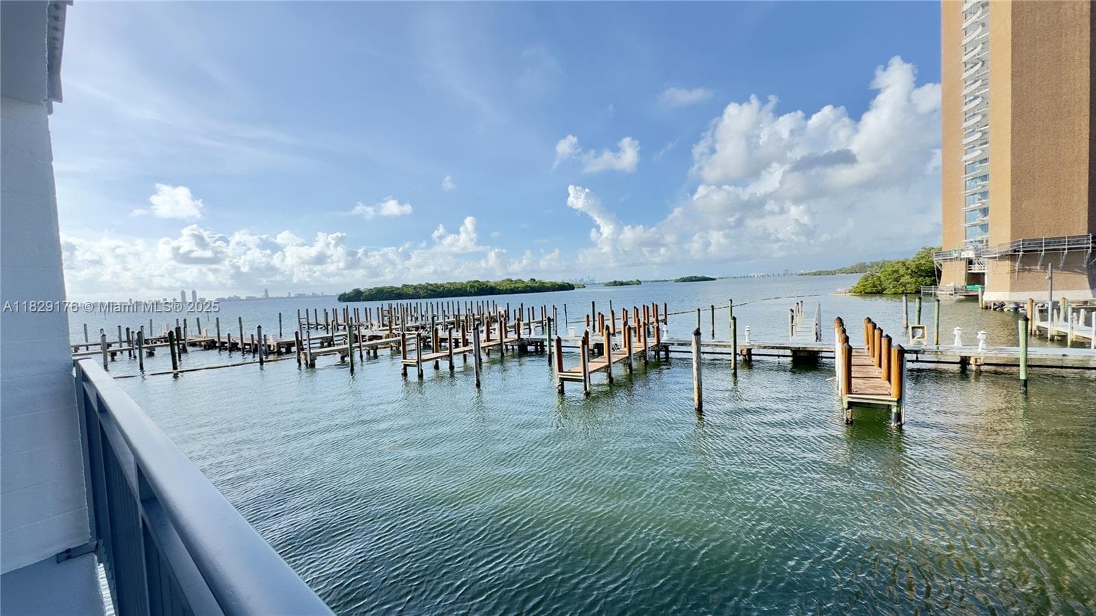 Palm Bay Condominium · #2E in Miami - Photo 9