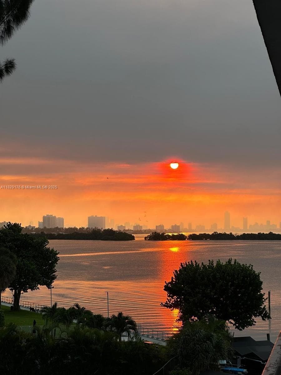 Palm Bay Condominium · #2E in Miami - Photo 50