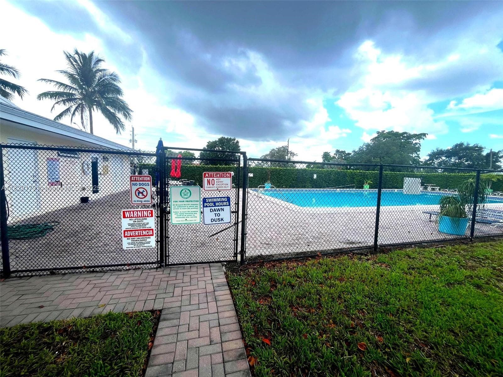 Community pool
