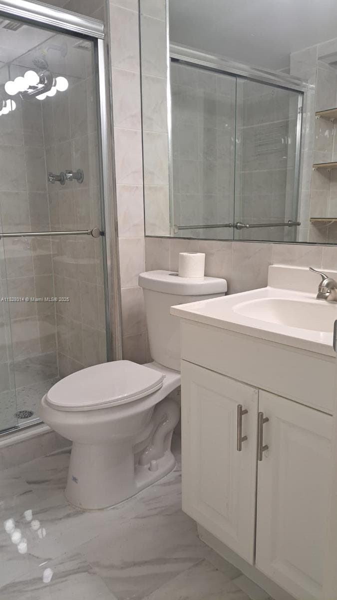 BUCKLEY TOWERS CONDO - WE · #402W in Miami - Photo 6
