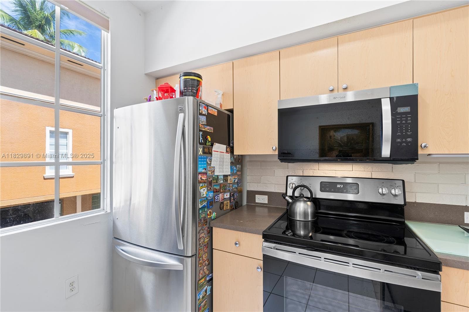 2811 NE 185th St #804 photo 13