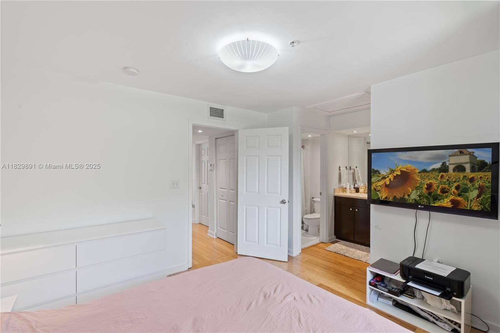 2811 NE 185th St #804 photo 18