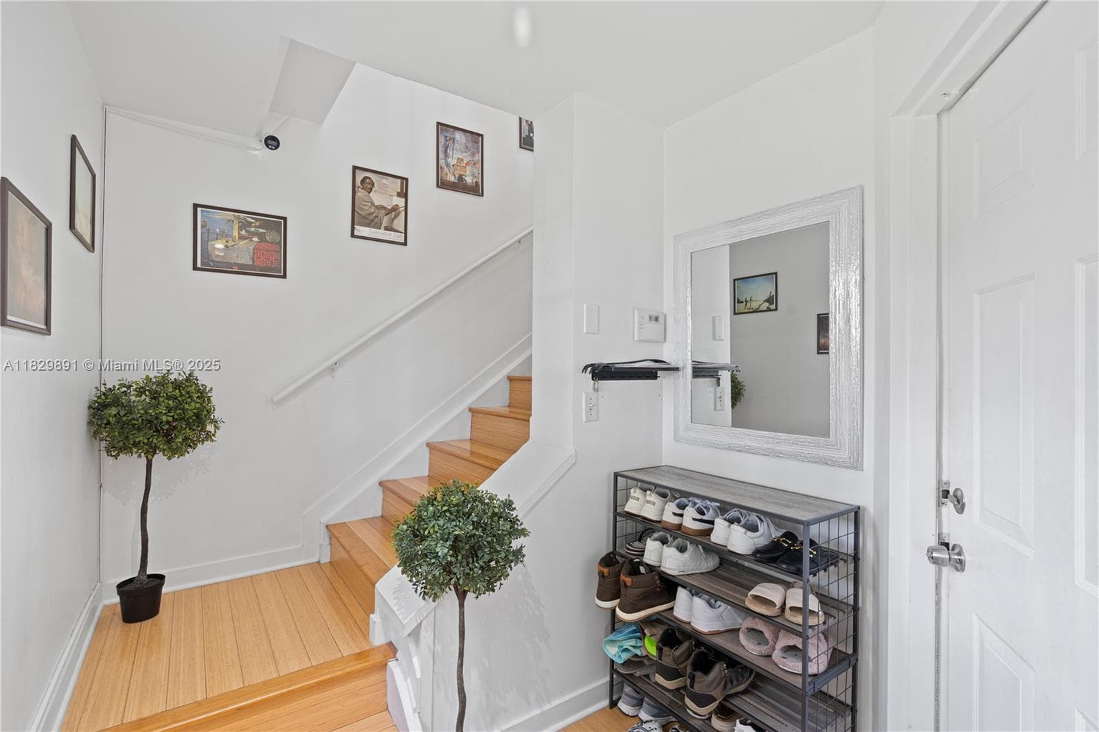 2811 NE 185th St #804 photo 4