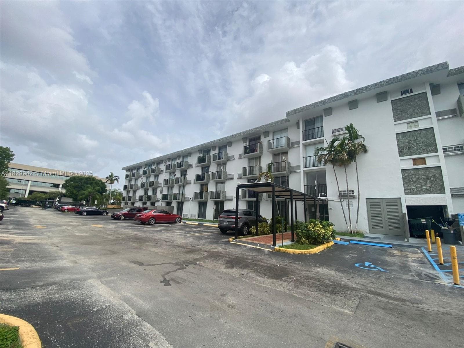 GOLDEN GATE APARTMENTS · #302 in Miami - Photo 1