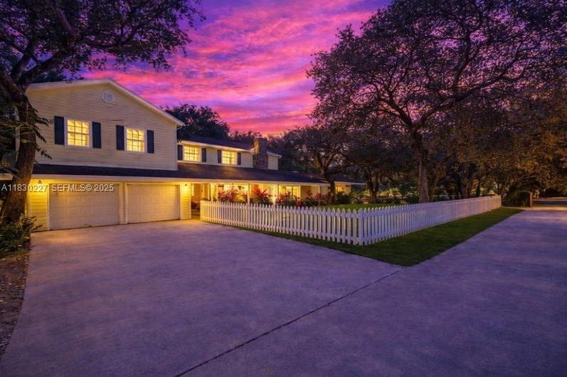 2221 SW 28th Way photo 2