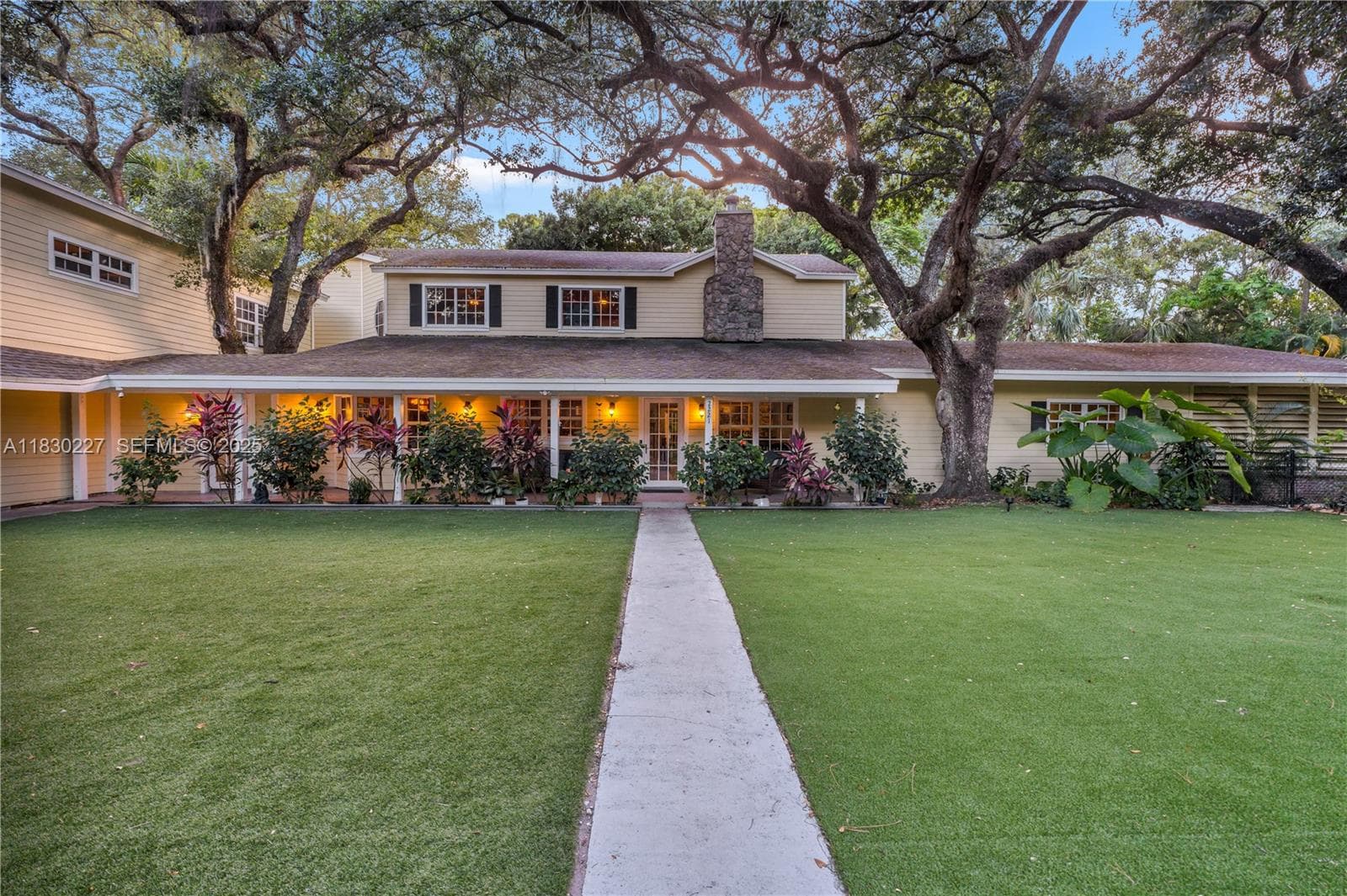 2221 SW 28th Way photo 6