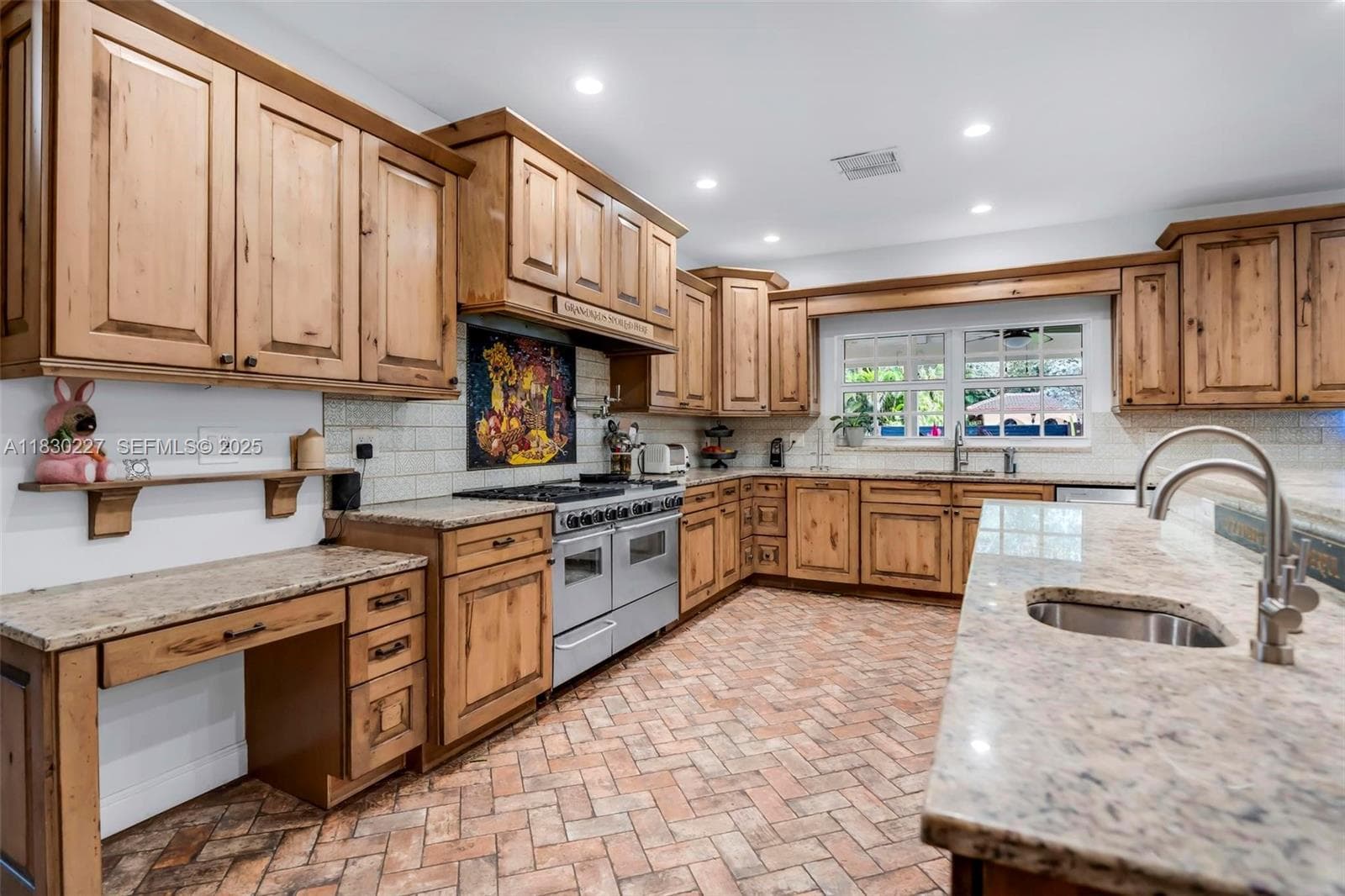 2221 SW 28th Way photo 11