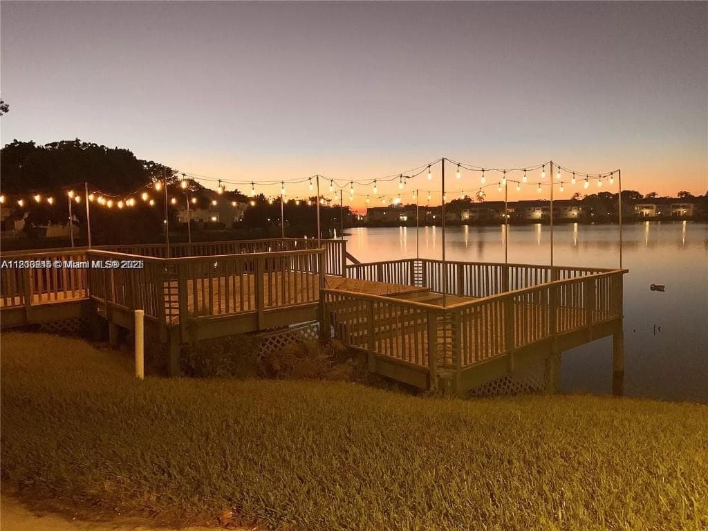 summer lake · #104 in Oakland Park - Photo 17
