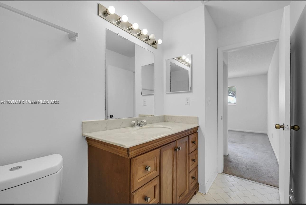 summer lake · #104 in Oakland Park - Photo 9