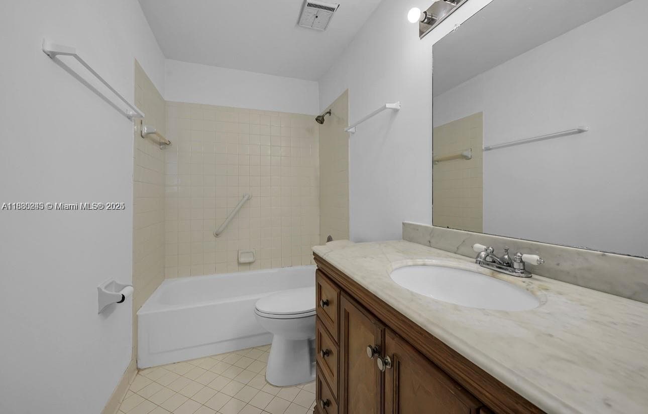 summer lake · #104 in Oakland Park - Photo 8