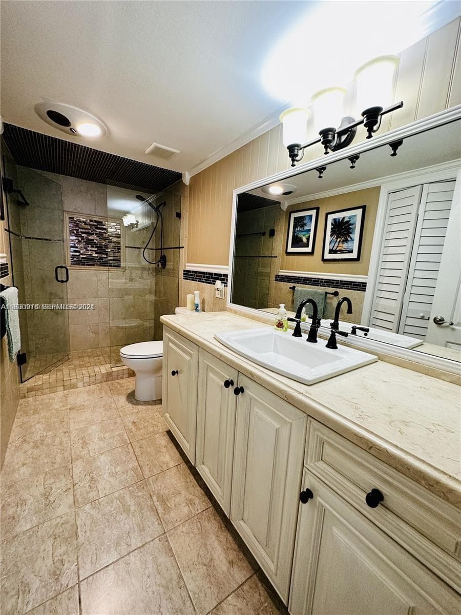 OXFORD TOWERS CONDO · #406 in Hollywood - Photo 1