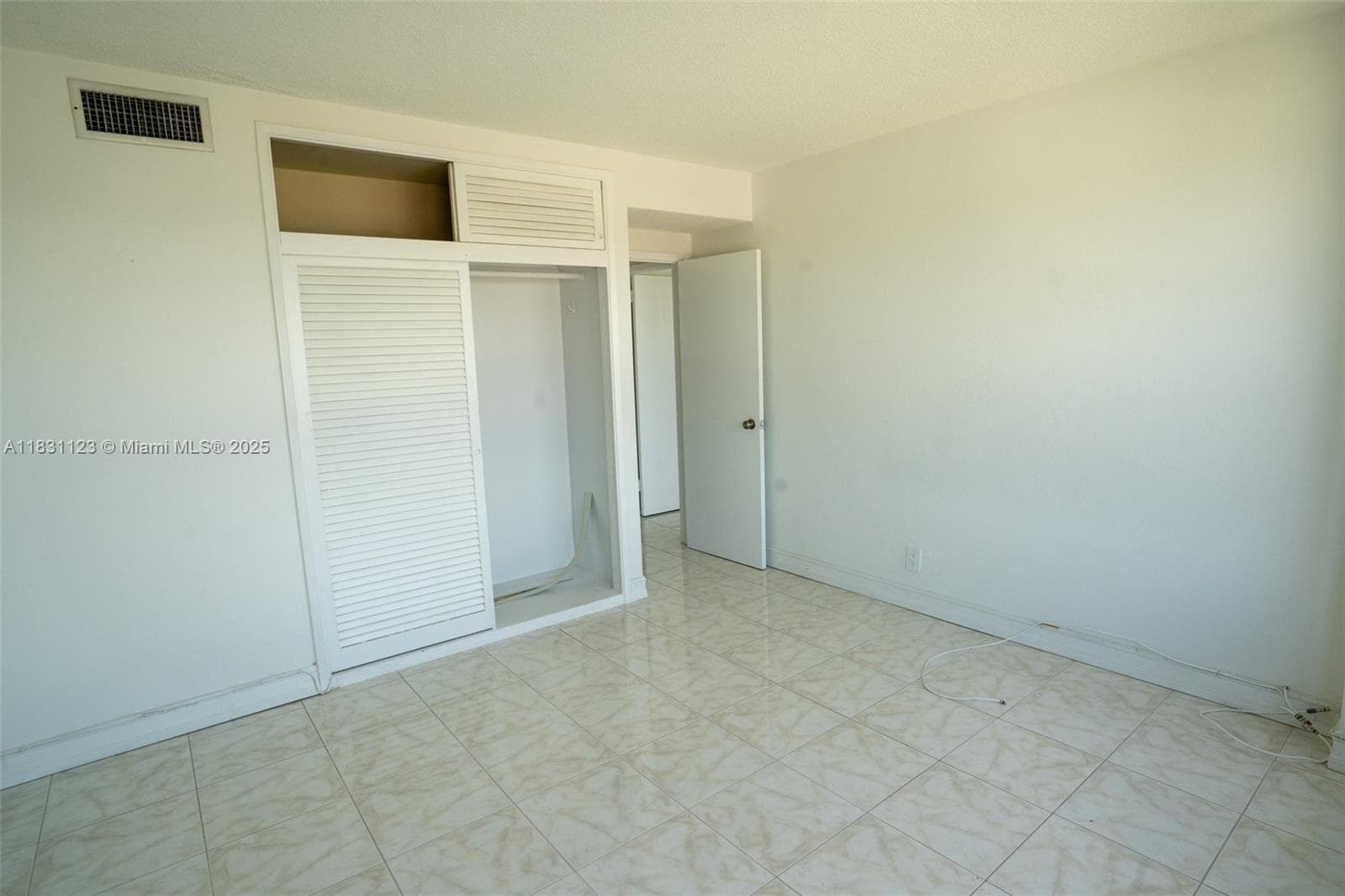 GALT OCEAN CLUB CONDO · #1215 in Fort Lauderdale - Photo 9
