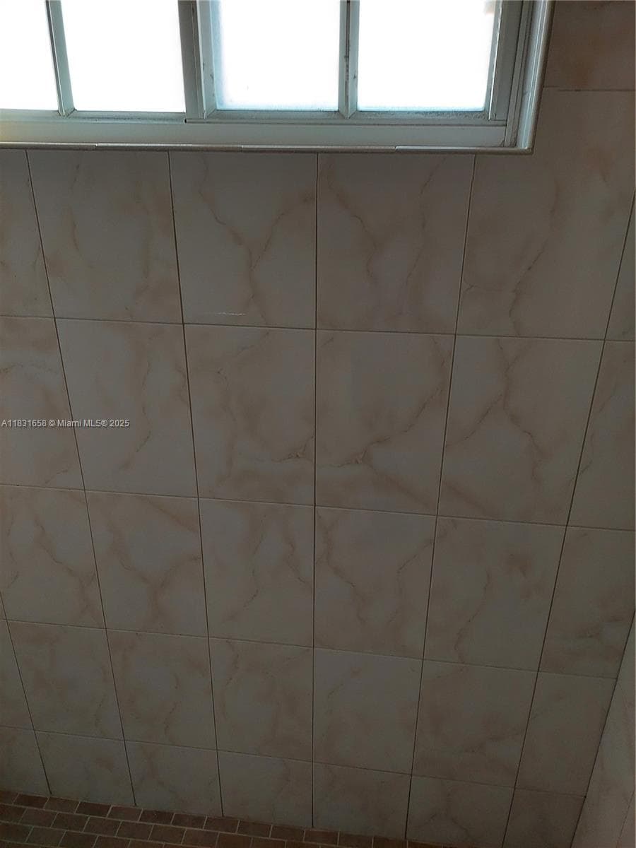 WEST PALM VILLAS III COND · #203 in Hialeah - Photo 11