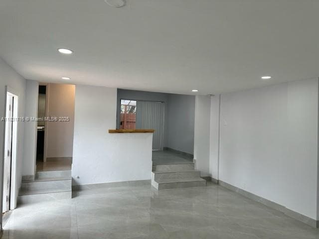 42 SE 10th Ter photo 44