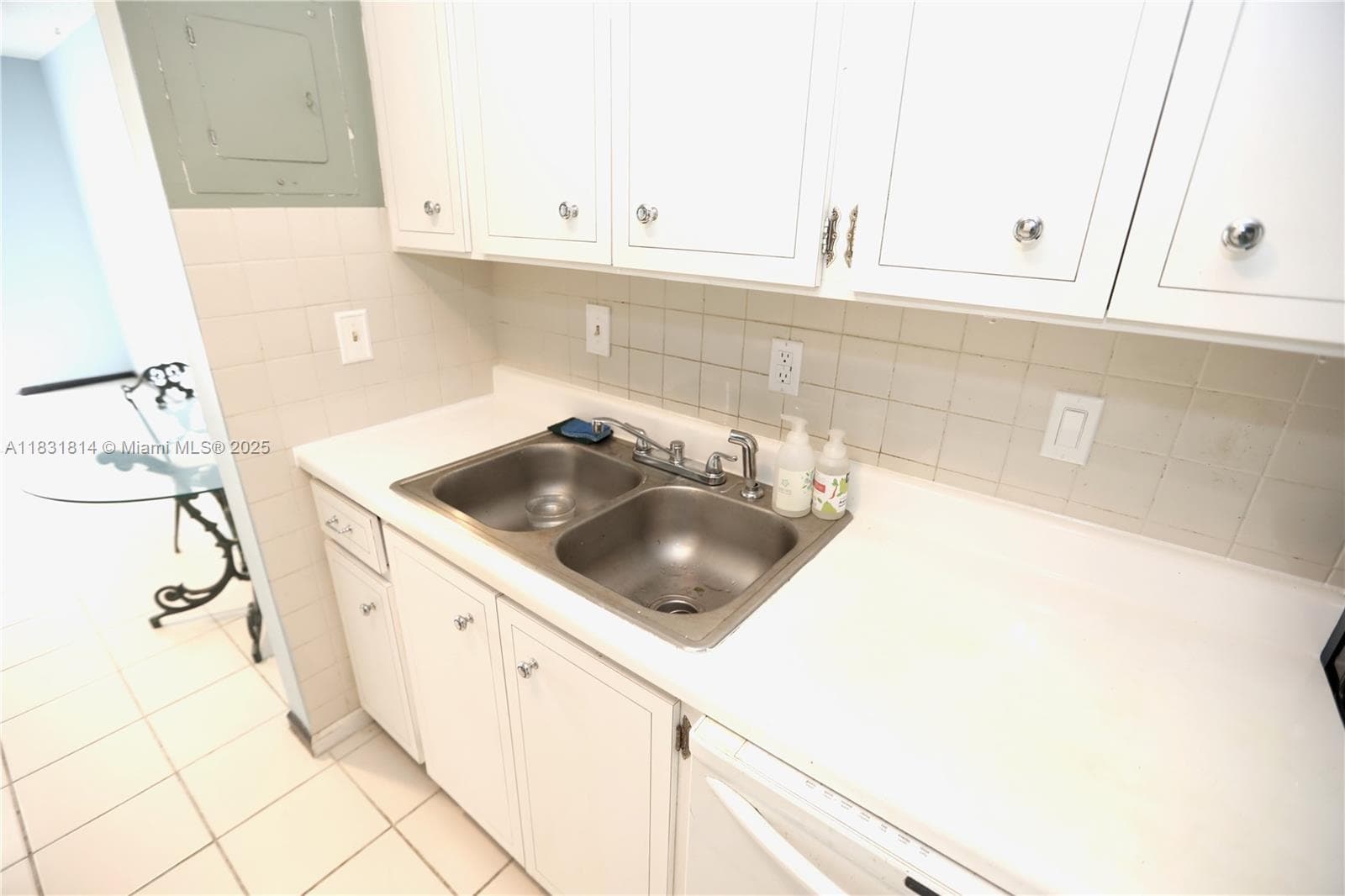 IMPERIAL POINT COLONNADES · #806 in Fort Lauderdale - Photo 9