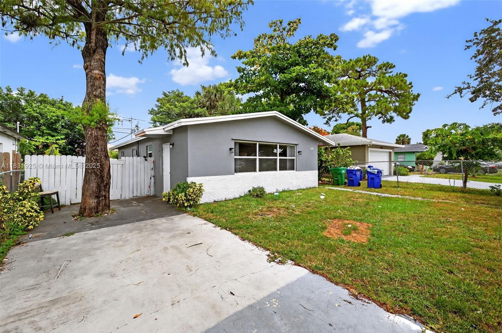 2779 NW 9th Pl photo 1