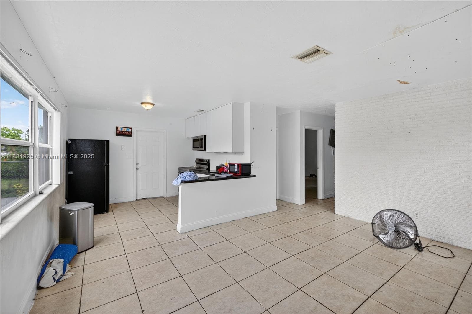 2779 NW 9th Pl photo 5