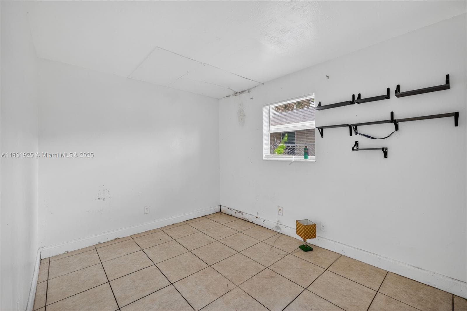 2779 NW 9th Pl photo 18