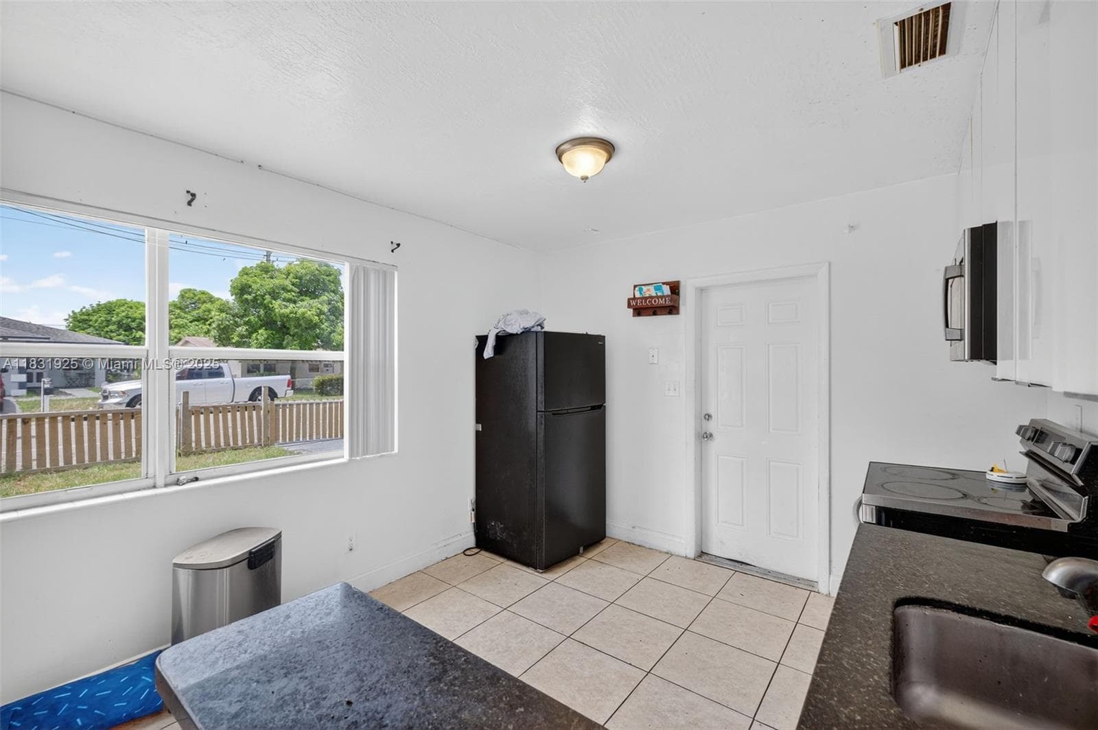 2779 NW 9th Pl photo 11