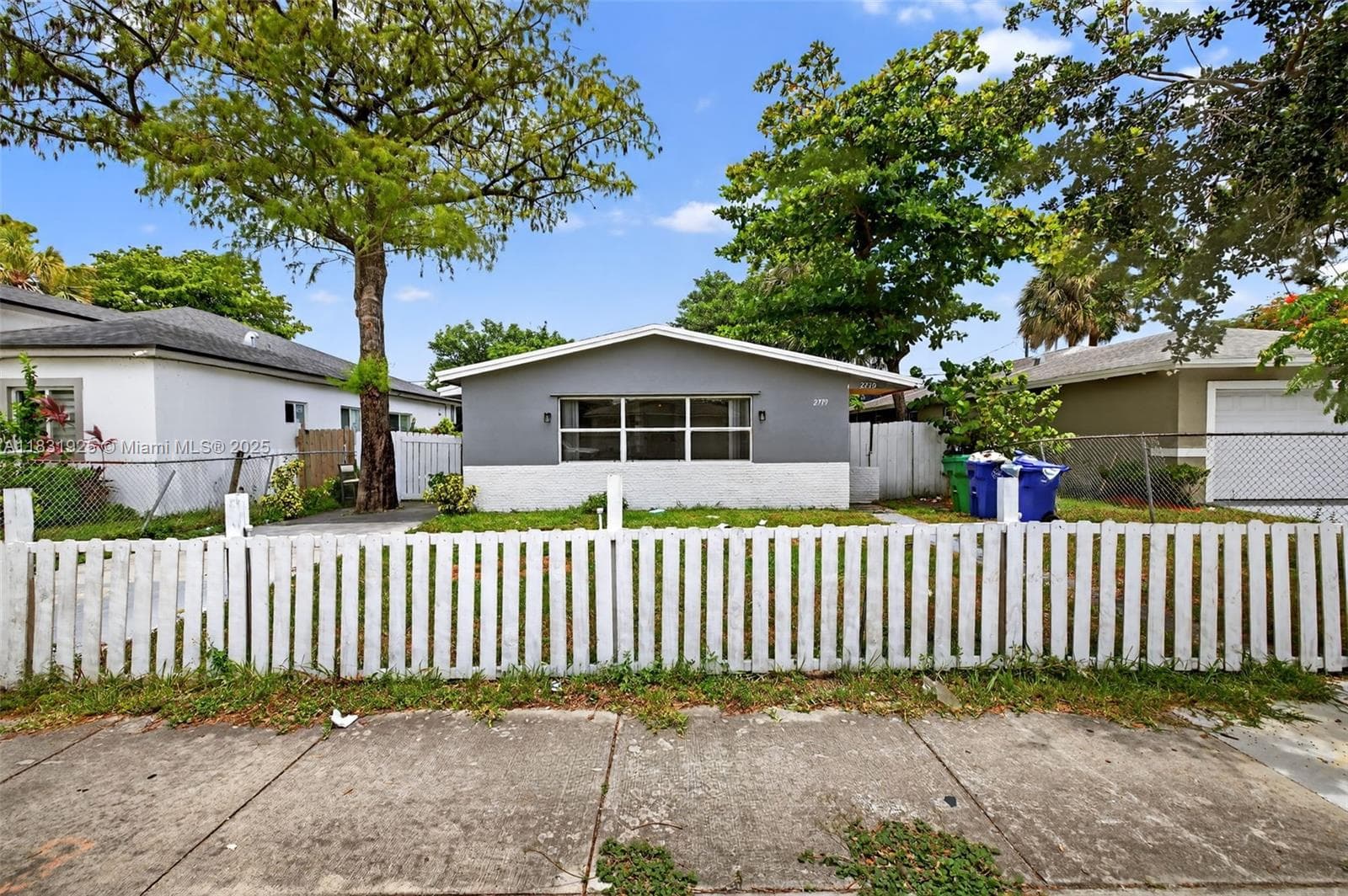 2779 NW 9th Pl photo 31