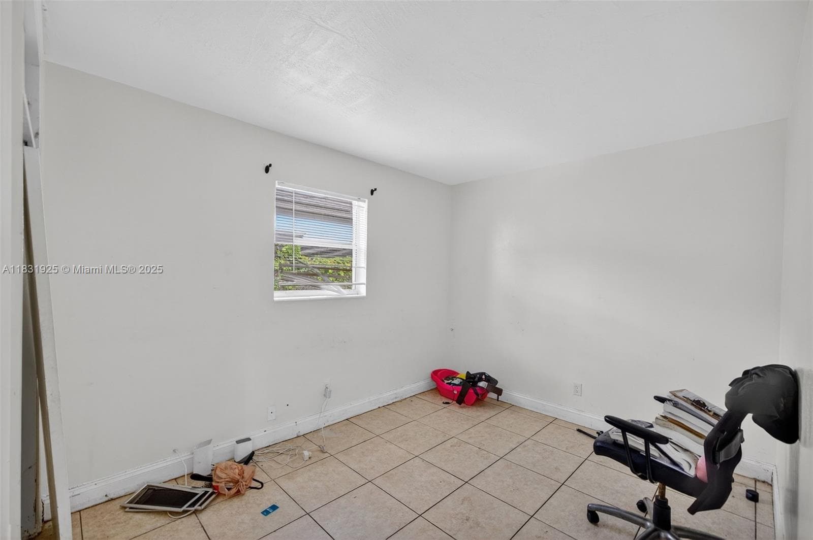 2779 NW 9th Pl photo 21