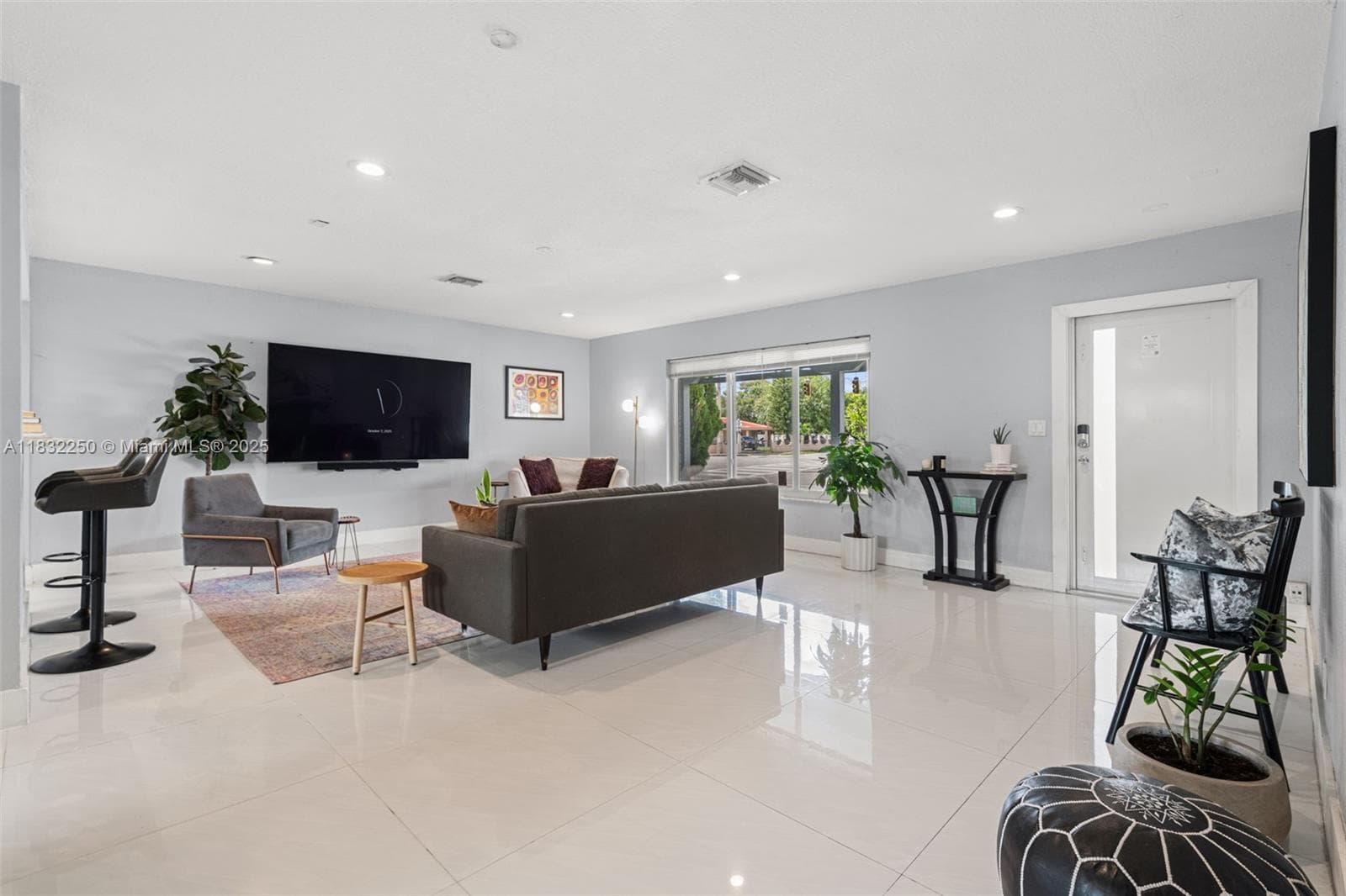 2900 NW 9th Ave photo 4